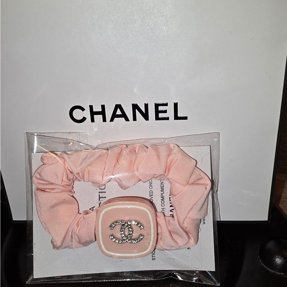 Chanel Pink Scrunchie with Logo(Brand New) Beauty item!